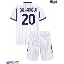 Otroški Nogometni dresi Inter Milan Hakan Calhanoglu #20 Gostujoči 2026-27 Kratek Rokav (+ Kratke hlače)